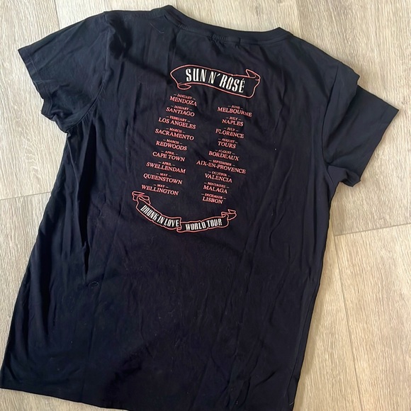 Graphic Tee - Picture 3 of 4